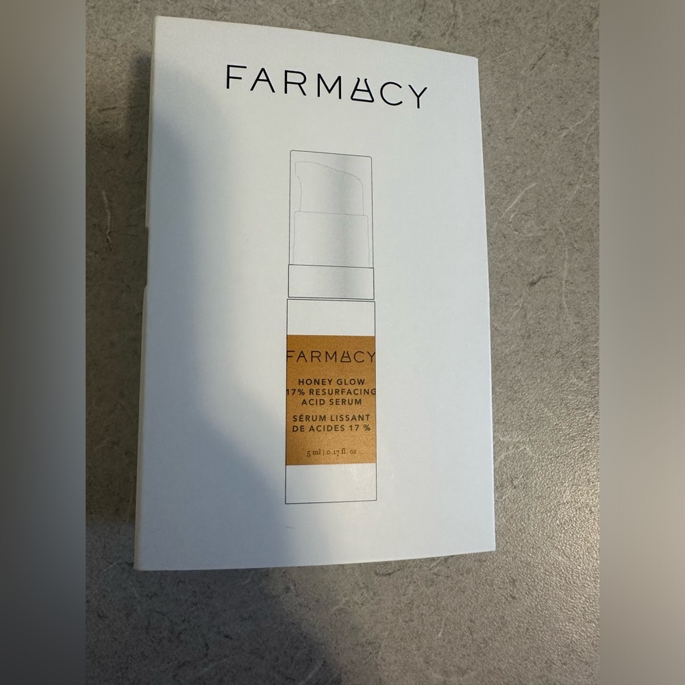 Brand new serum, mini size